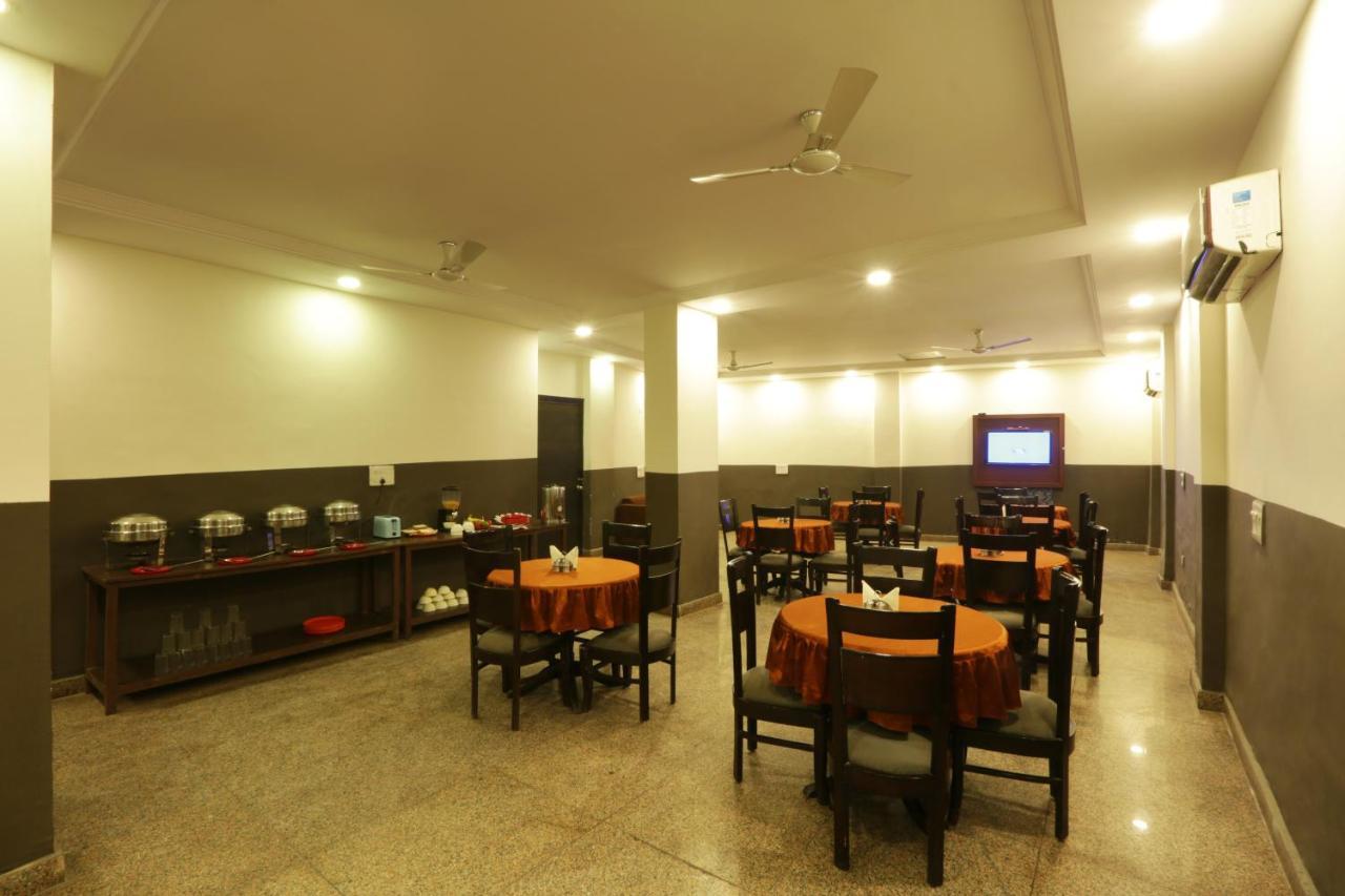 Hotel Airport Star New Delhi Exterior foto